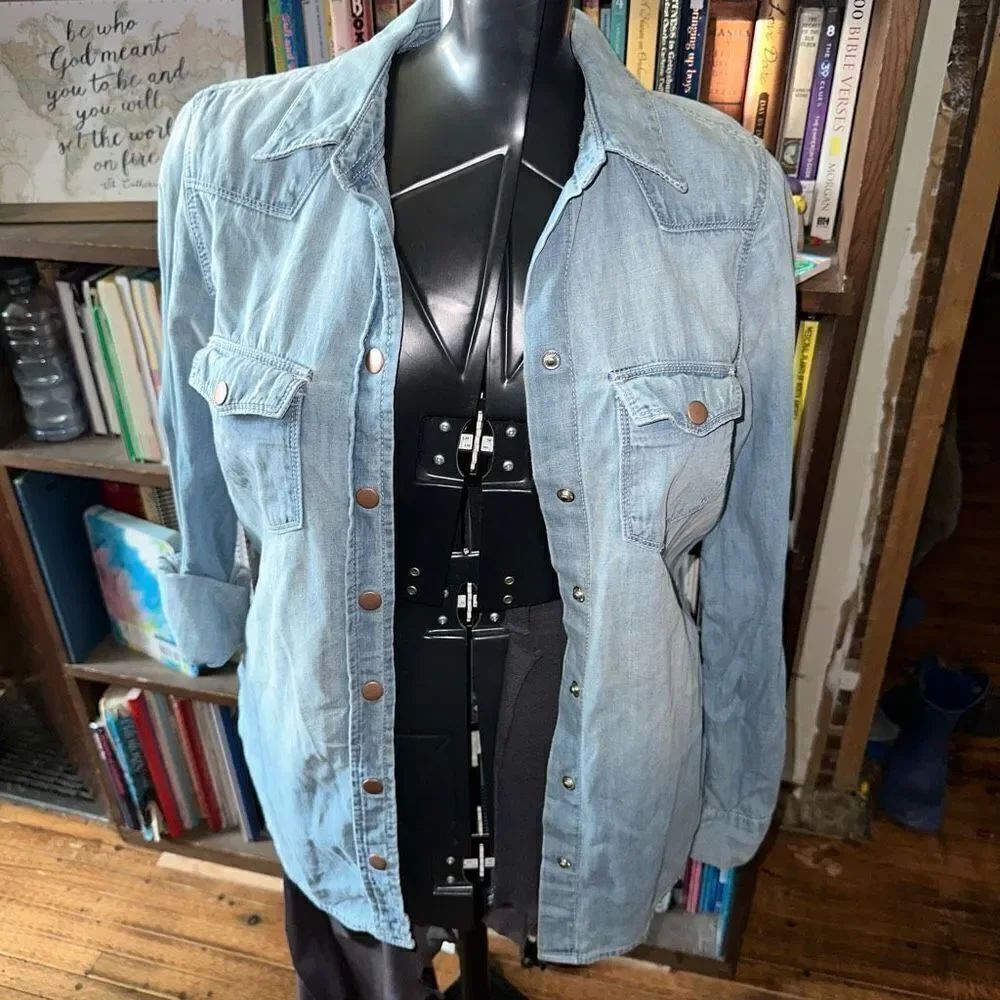 Gap distressed XS basic minimalist denim button down shirt
